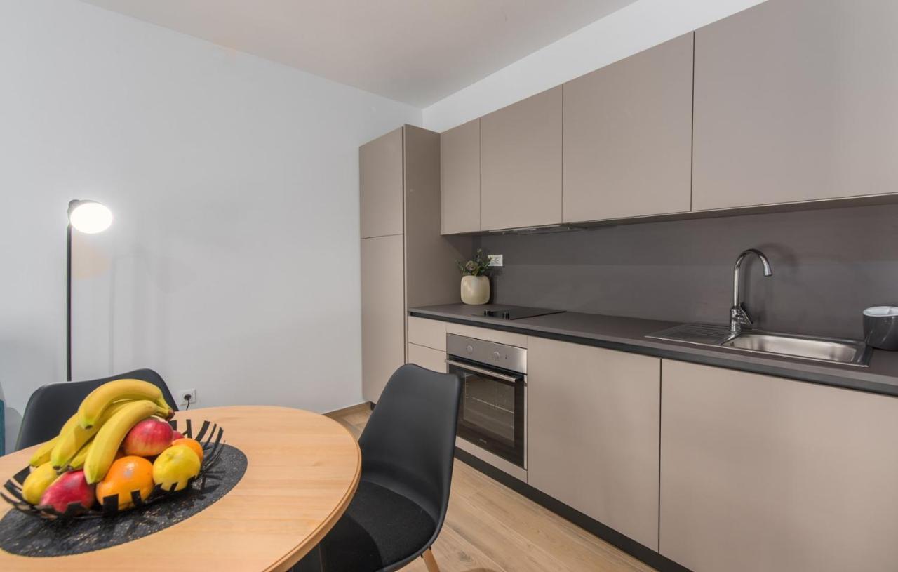 Apartment Vitamare Пореч Екстер'єр фото